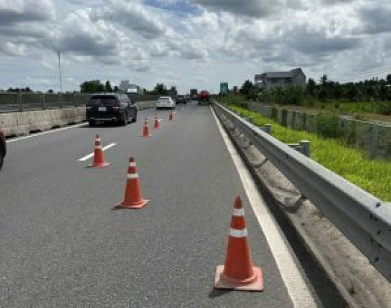 cứu hộ ô tô hư hỏng giữa đường