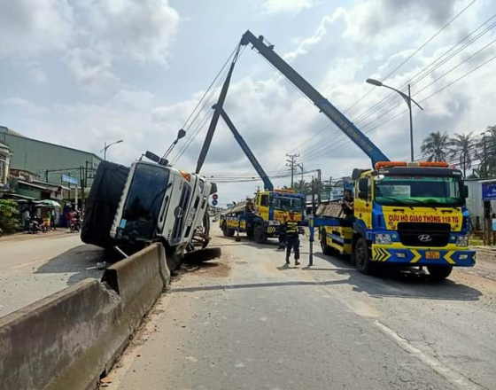 DỊCH VỤ CẨU, KÉO XE TAI NẠN
